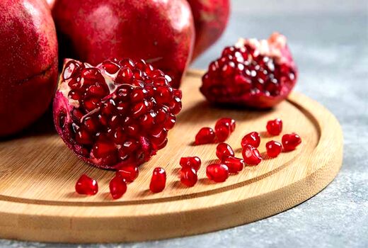 آغاز برداشت انار در فسا