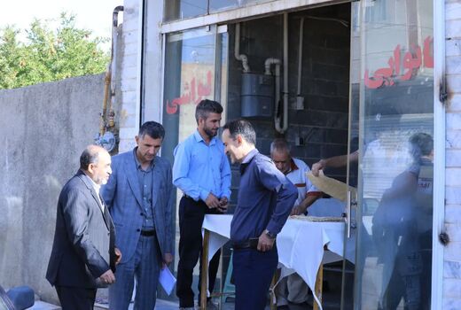 بازدید سرزده از نانوایی‌های آبیک؛ واحدهای متخلف تذکر گرفتند