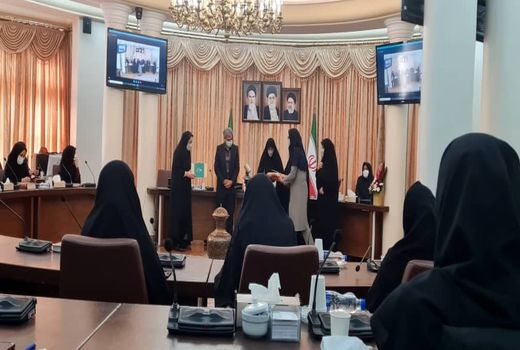  تجلیل از دبیرپدافند غیرعامل سازمان جهادکشاورزی آذربایجان شرقی به عنوان  بانوی فعال و نمونه حوزه پدافند غیرعامل