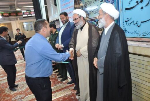 از کارمندان نمونه مدیریت جهادکشاورزی شهرستان ویژه مرند تجلیل شد