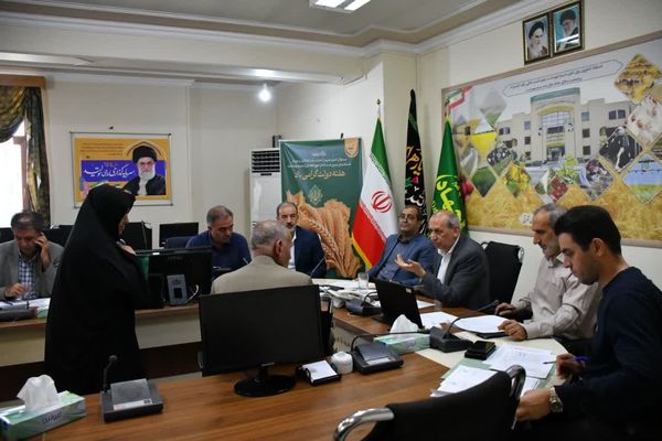 رسیدگی به مشکلات 25 نفر ازمراجعان کشاورزی توسط رئیس سازمان جهادکشاورزی آذربایجان شرقی