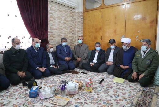دیدار وزیر جهاد کشاورزی با خانواده شهید بریری در شهرستان بابلسر