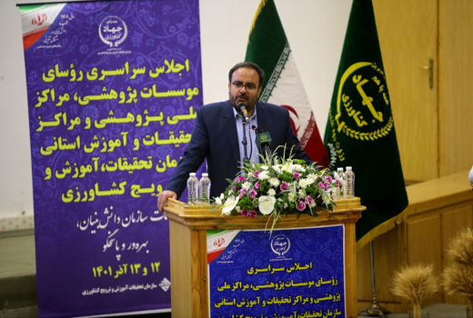 ایجاد شورای راهبری تحقیقات در راستای تجاری سازی آبزی پروری/ تولید ۳۷۲ میلیون قطعه تخم چشم زده ماهی در سال جاری