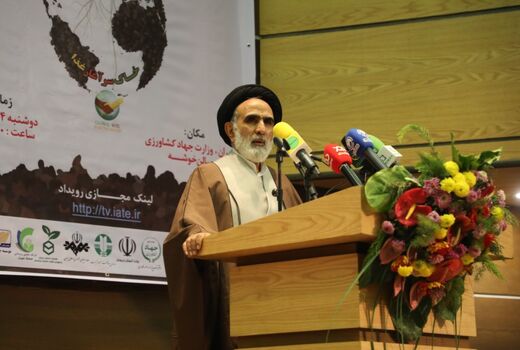 خاک و آب امانت الهی و میراث تمدنی کشور هستند