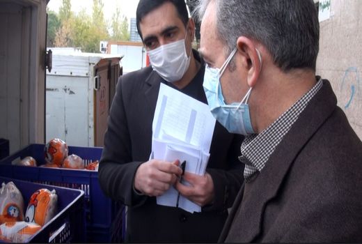 نظارت سازمان دامپزشکی بر نحوه توزیع مرغ دولتی در میدان بهمن