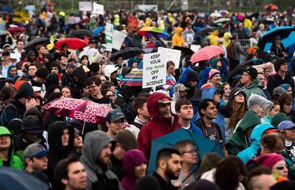 سیاست‌های ترامپ، طرفداران محیط زیست را به خیابان‌ها کشاند