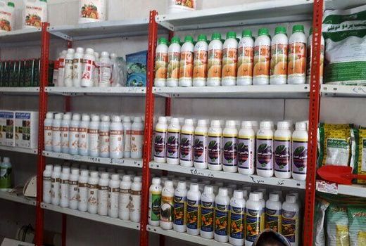 ۲۰۰ کیلو گرم سم کشاورزی قاچاق در دشتستان کشف شد