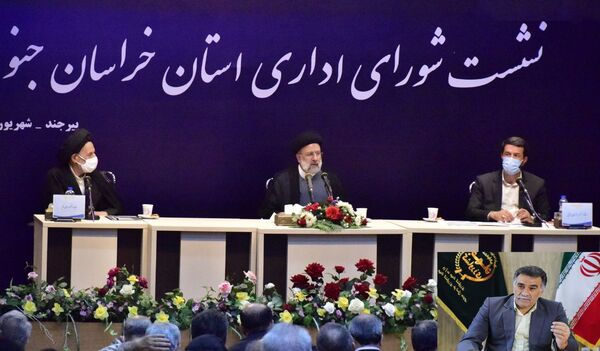 ارائه برنامه‌های توسعه کشاورزی استان به رییس جمهور توسط رئیس سازمان جهاد کشاورزی خراسان جنوبی