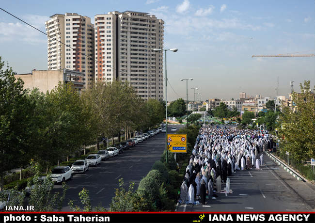 اقامه نماز عید فطر در دهکده المپیک