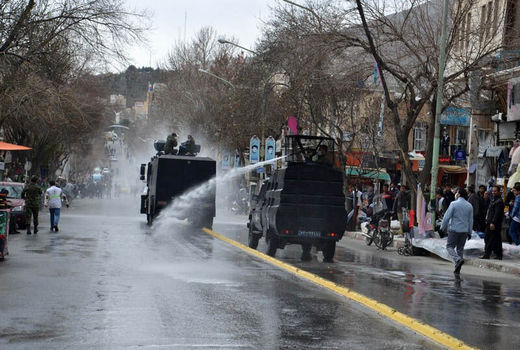 کشاورزان همدانی با ۶ دستگاه سم پاش  توربولایتر معابرهمدان را ضدعفونی کردند