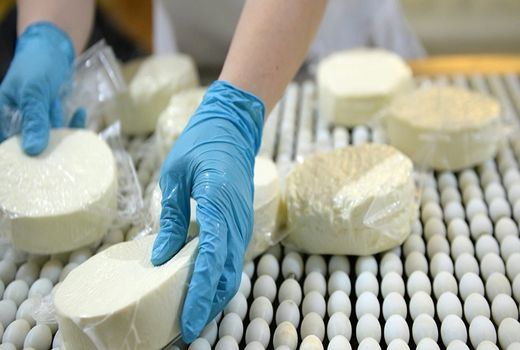 کارخانه‌ها گرانفروشی می‌کنند