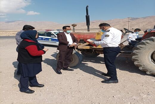 آغاز پلاک گذاری ماشین های کشاورزی در سروستان