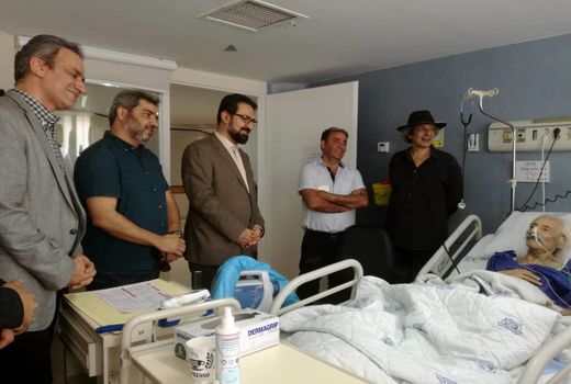 عیادت معاون امور هنری و مدیر کل هنرهای نمایشی از جمشید مشایخی