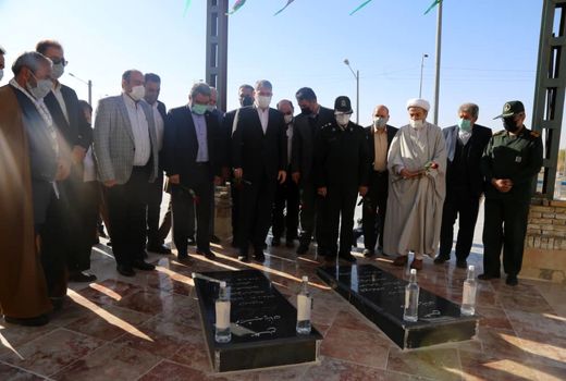 ادای احترام وزیر جهاد کشاورزی به مقام شامخ شهدای شهرستان داورزن