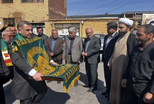 تجلیل از خانواده دامدار شهید در خسروشاه با حضور کاروان زیر سایه خورشید