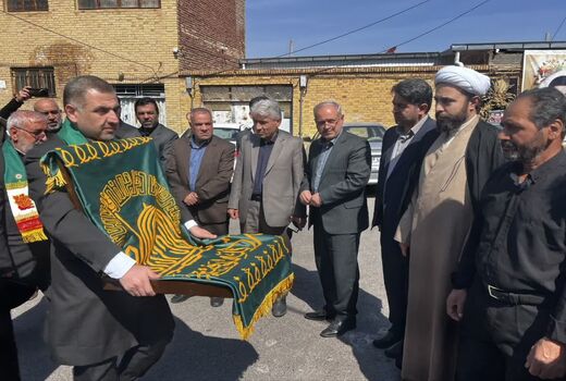 تجلیل از خانواده دامدار شهید در خسروشاه با حضور کاروان زیر سایه خورشید
