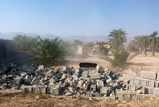 تخریب ساخت و سازهای غیر مجاز در اراضی کشاورزی گراش  