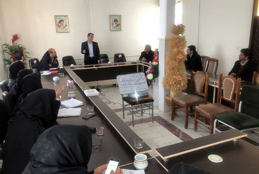 برگزاری کارگاه آموزشی تهیه محلول های غذایی برای کشت های هیدروپونیک در شهرستان بناب