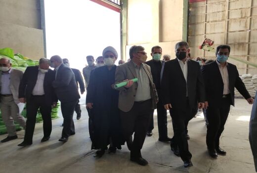 وزیر جهادکشاورزی از کار خانه خوراک دام و طیور چرداول بازدید کرد