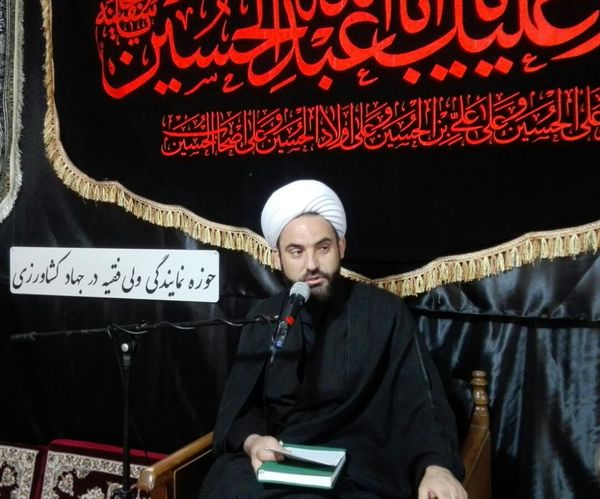عـزاداری بـرای سیدالشهداء(ع) یکی از بزرگ ترین مصادیق بزرگداشت شعائر الهی است 
