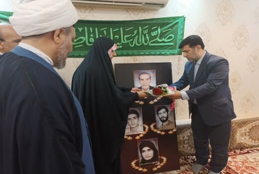 دیدار سرپرست وزارت جهاد کشاورزی با خانواده بانوی شهید کلانتری دزفولی