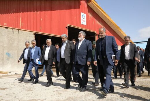 بازدید استاندار آذربایجان غربی از چند واحد تولیدی کشاورزی در سلماس