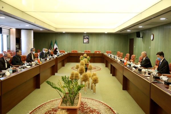 ظرفیت‌ها و راه‌های توسعه همکاری‌های کشاورزی ایران و سوئیس