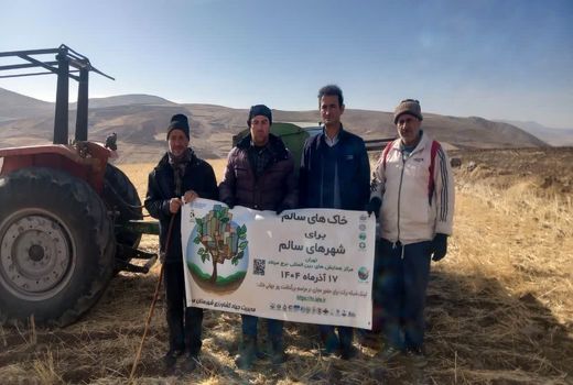 مزرعه الگویی کشت انتظاری گلرنگ در میانه راه‌اندازی شد