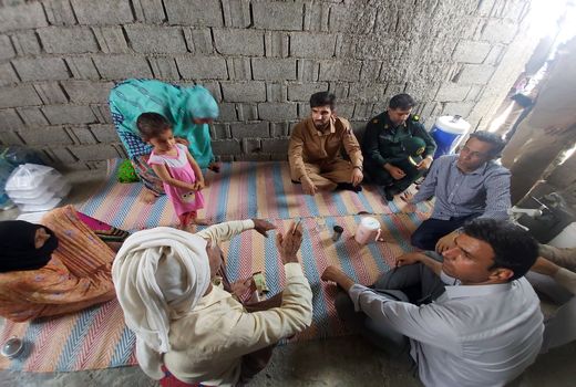 توزیع ۲۵ هزار بسته معیشتی در مناطق زلزله زده هرمزگان