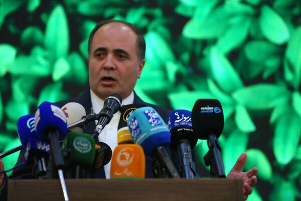 ملت ایران در روزهای جنگ عزت ایران را به نمایش گذاشتند