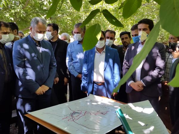 بازدید وزیر جهاد کشاورزی از طرح مبارزه با آفت کرم خراط در باغات گردو