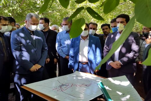 بازدید وزیر جهاد کشاورزی از طرح مبارزه با آفت کرم خراط در باغات گردو