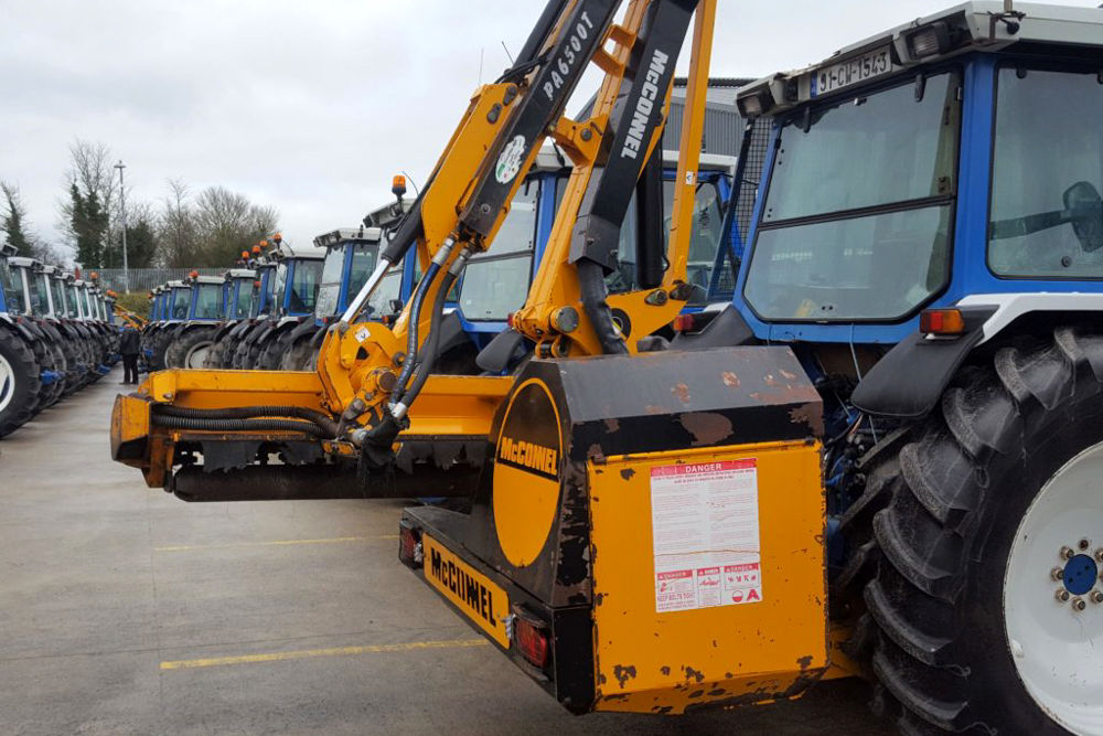 نمایشگاه تراکتورهای کمپانی فورد در ایرلند