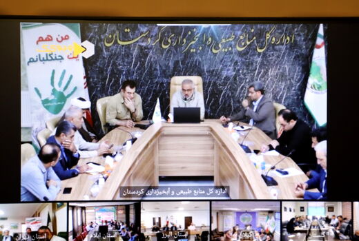 قدردانی از اطفاء کنندگان حریق جنگل‌های مریوان