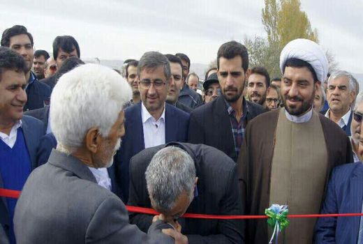 تکریم وزیر جهاد کشاورزی نماد احترام به تلاش برای آبادانی کشور