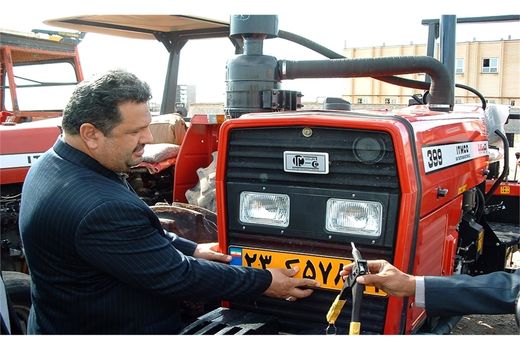 235 تراکتور در آمل پلاک‌گذاری شد