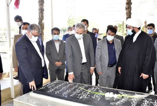 تجدید میثاق وزیر جهاد کشاورزی با آرمان های انقلاب و شهدا در بیرجند