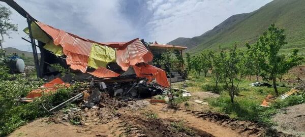 قلع و قمع ۱۰ بنای غیرمجاز در اراضی کشاورزی شهرستان آبیک