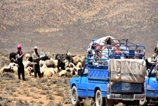 کوچ ماشینی اجباری عشایر برای جلوگیری از شیوع ویروس کرونا 