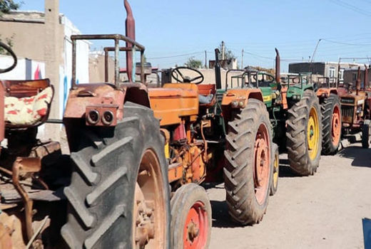 پلاک گذاری 2 هزار و ۸۰ دستگاه تراکتور در شهرستان تبریز