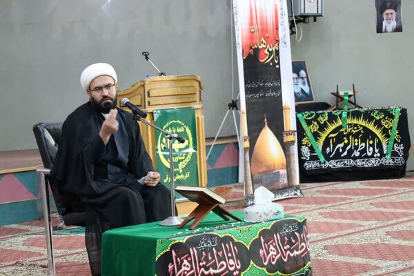 عزاداری حضرت اباعبدالله الحسین(ع) باید مکتب ساز و تربیت گر باشد