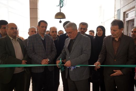 مجموعه گلخانه‌ای الزهرا در روستای مهدی‌آباد بزرگ قزوین افتتاح شد