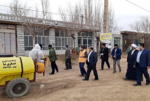اقدام جهادگرانه بسیجیان سازمان جهاد کشاورزی؛ بسیجیان برخی از روستاهای استان سمنان را ضدعفونی کردند
