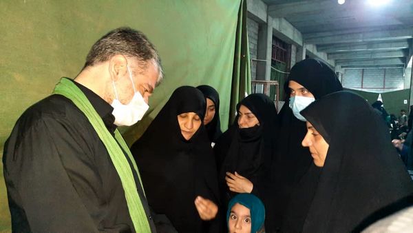 حضور ساداتی نژاد در بین خادمین بسیجی وزارت جهاد کشاورزی در کربلای معلی
