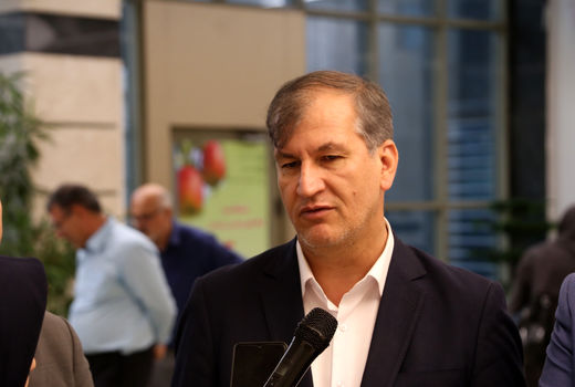 تامین معیشت باغداران و صرفه جویی در آب با تولید سیب زودرس و فوق‌ زودرس