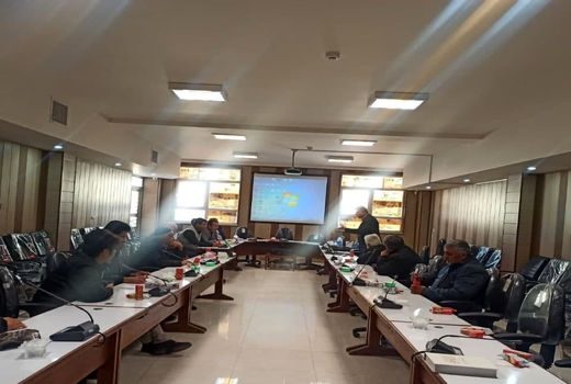 برگزاری کارگاه آموزشی هرس باغات انگور در شهرستان بوئین زهرا