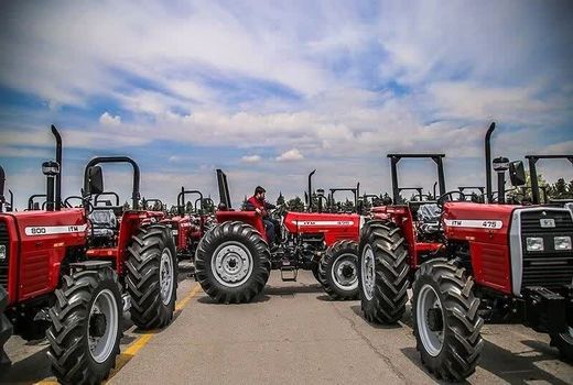 بیش از ۴۹ هزار تراکتور در اختیار کشاورزان آذربایجان غربی است