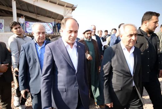 بازدید وزیر جهاد کشاورزی از کارخانه نیمه‌تمام اسانس و عرقیات گیاهی شاهرودی؛ گامی مهم در توسعه گیاهان دارویی