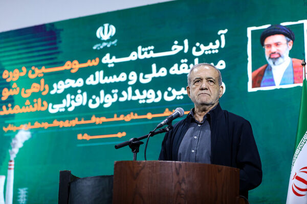 جوانان نخبه با تقویت علم و دانش برای موفقیت ایران نقش‌آفرینی کنند
