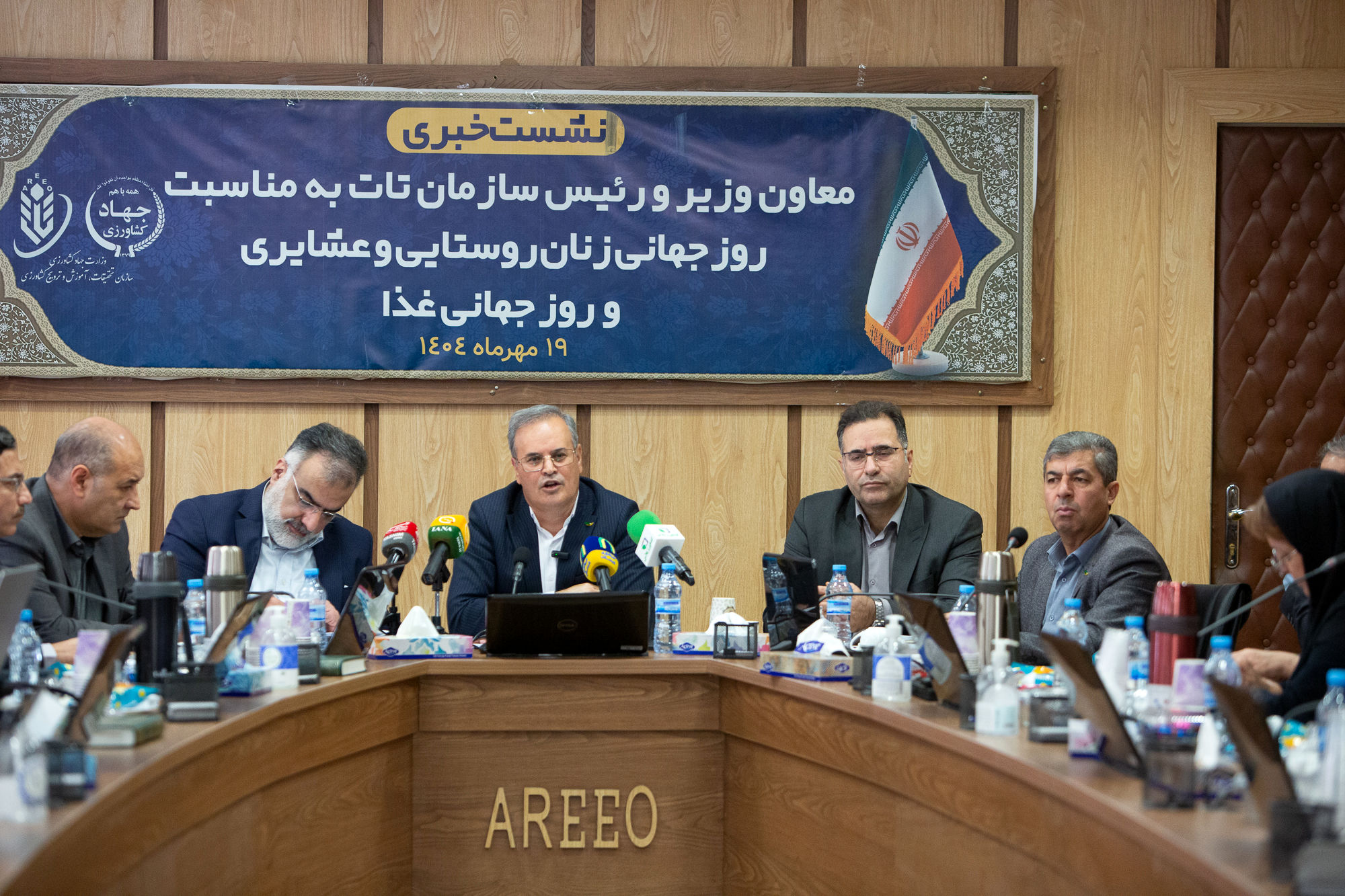  نشست خبری رئیس سازمان تات 